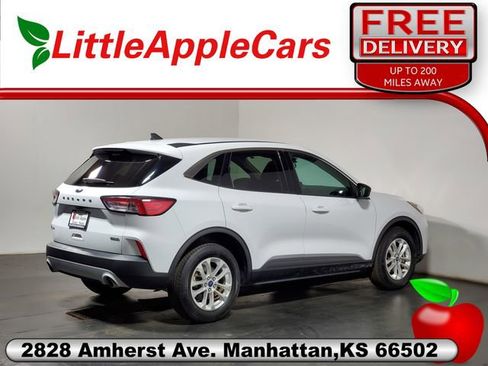 Used 2022 Ford Escape SE image 27