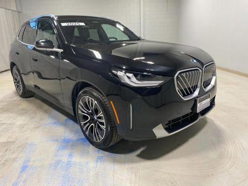 Used 2025 BMW X3 xDrive30i w/ Convenience Package AWD/4WD image 4