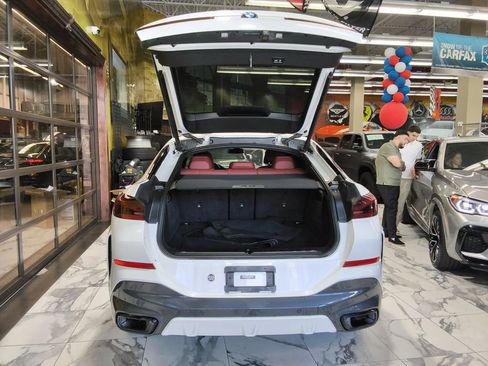 Used 2022 BMW X6 xDrive40i w/ Executive Package AWD/4WD image 8