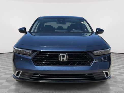 Used 2023 Honda Accord Touring image 2
