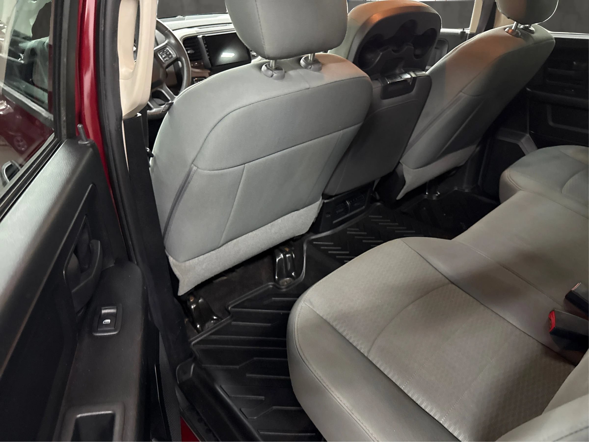Used 2014 RAM 1500 Express AWD/4WD image 10