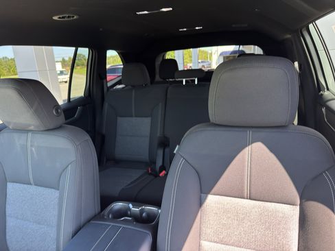 Used 2025 GMC Acadia Elevation image 14