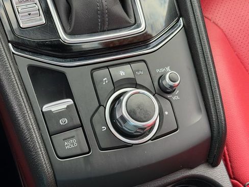 Used 2018 MAZDA CX-5 Touring w/ Preferred Equipment Package FWD image 25