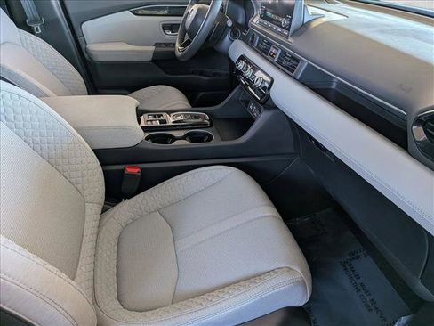 Certified 2023 Honda Pilot LX image 19
