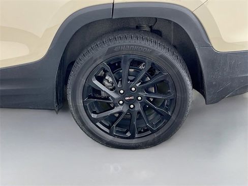 Used 2023 GMC Terrain SLE w/ Driver Convenience Package image 34