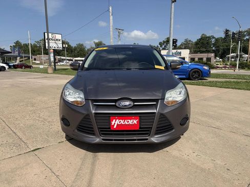 Used 2014 Ford Focus SE FWD image 2