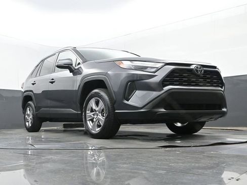 Used 2022 Toyota RAV4 XLE w/ Convenience Package FWD image 26