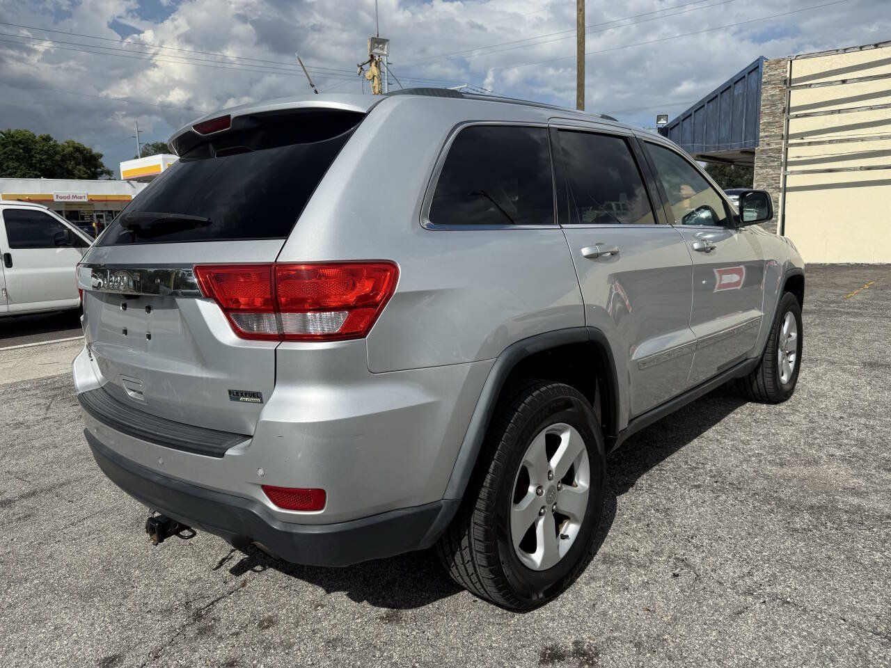 Used 2013 Jeep Grand Cherokee Laredo AWD/4WD image 7