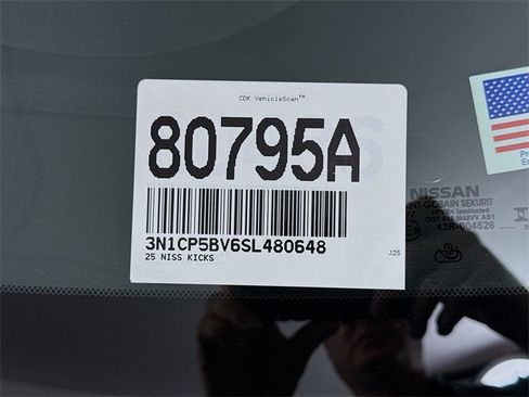 Certified 2025 Nissan Kicks Play S image 30