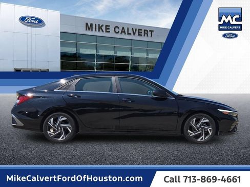 Used 2025 Hyundai Elantra SEL FWD image 6