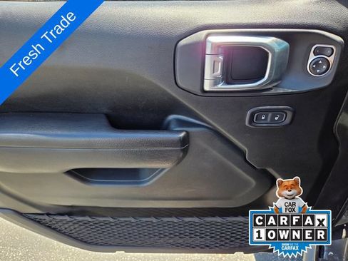 Used 2024 Jeep Wrangler Unlimited Rubicon 4xe AWD/4WD image 17