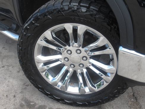 Used 2019 GMC Sierra 1500 SLE w/ SLE Value Package AWD/4WD image 4