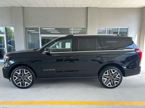 New 2026 Ford Expedition Platinum AWD/4WD image 4