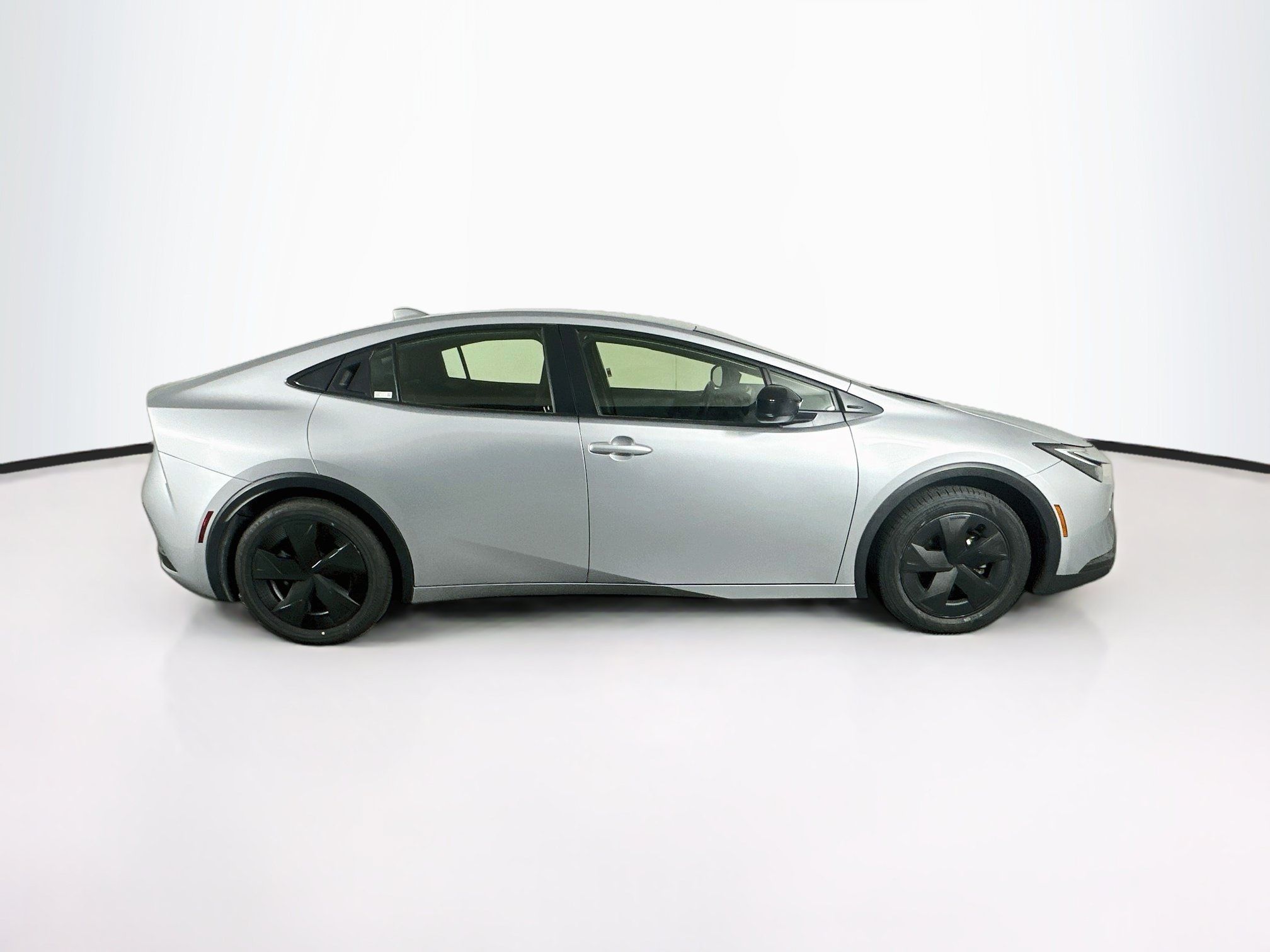 Used 2025 Toyota Prius LE FWD image 10