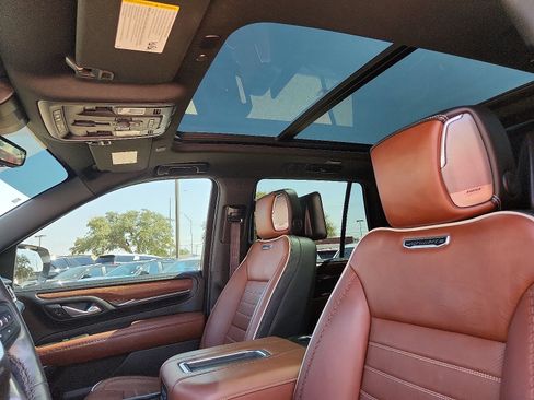 Used 2024 GMC Yukon Denali Ultimate AWD/4WD image 15