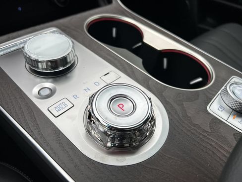Certified 2025 Genesis GV80 2.5T Advanced AWD/4WD image 19