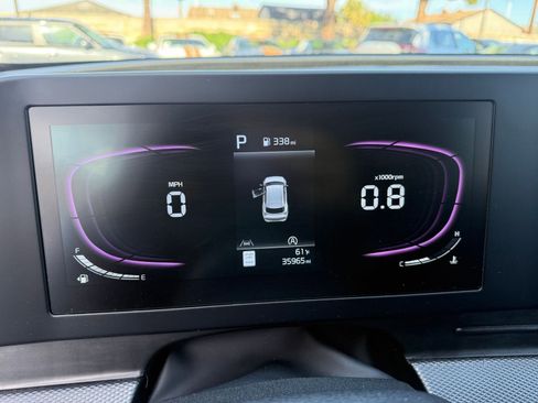 Used 2025 Kia Sportage LX image 36