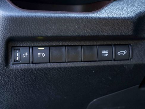 Used 2025 Toyota RAV4 Limited image 39