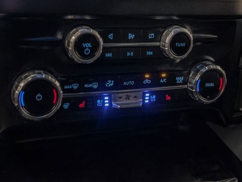 Used 2024 Ford F350 Lariat w/ Lariat Ultimate Package AWD/4WD image 27