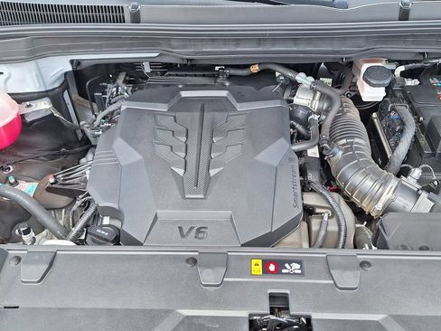Used 2024 Kia Carnival EX FWD image 33