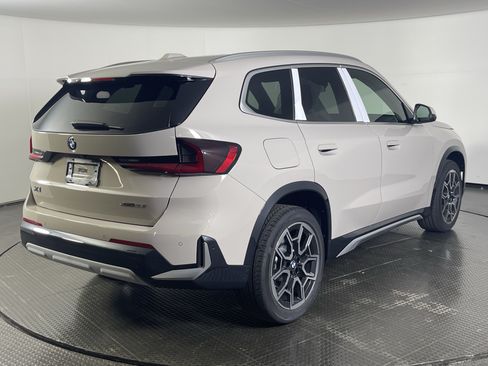 Used 2027 BMW X1 xDrive28i AWD/4WD image 5