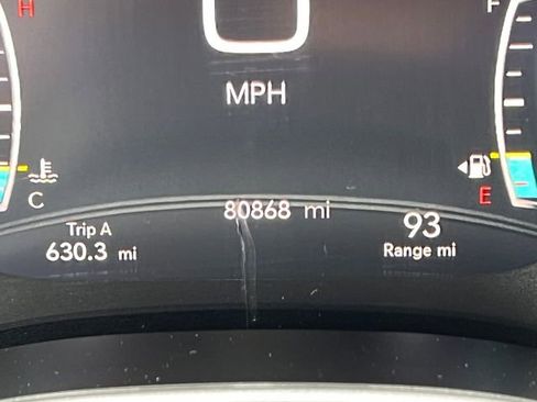 Used 2024 Chrysler Pacifica Touring-L FWD image 7
