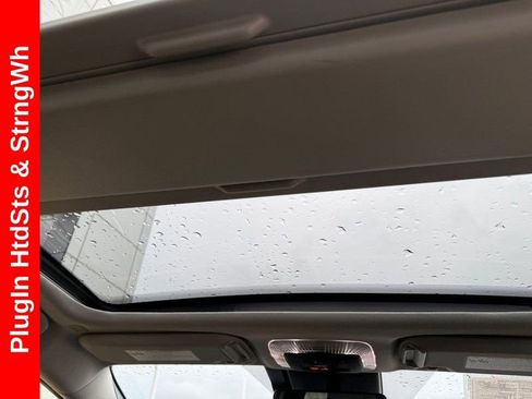 Used 2024 Toyota Prius Prime FWD image 15