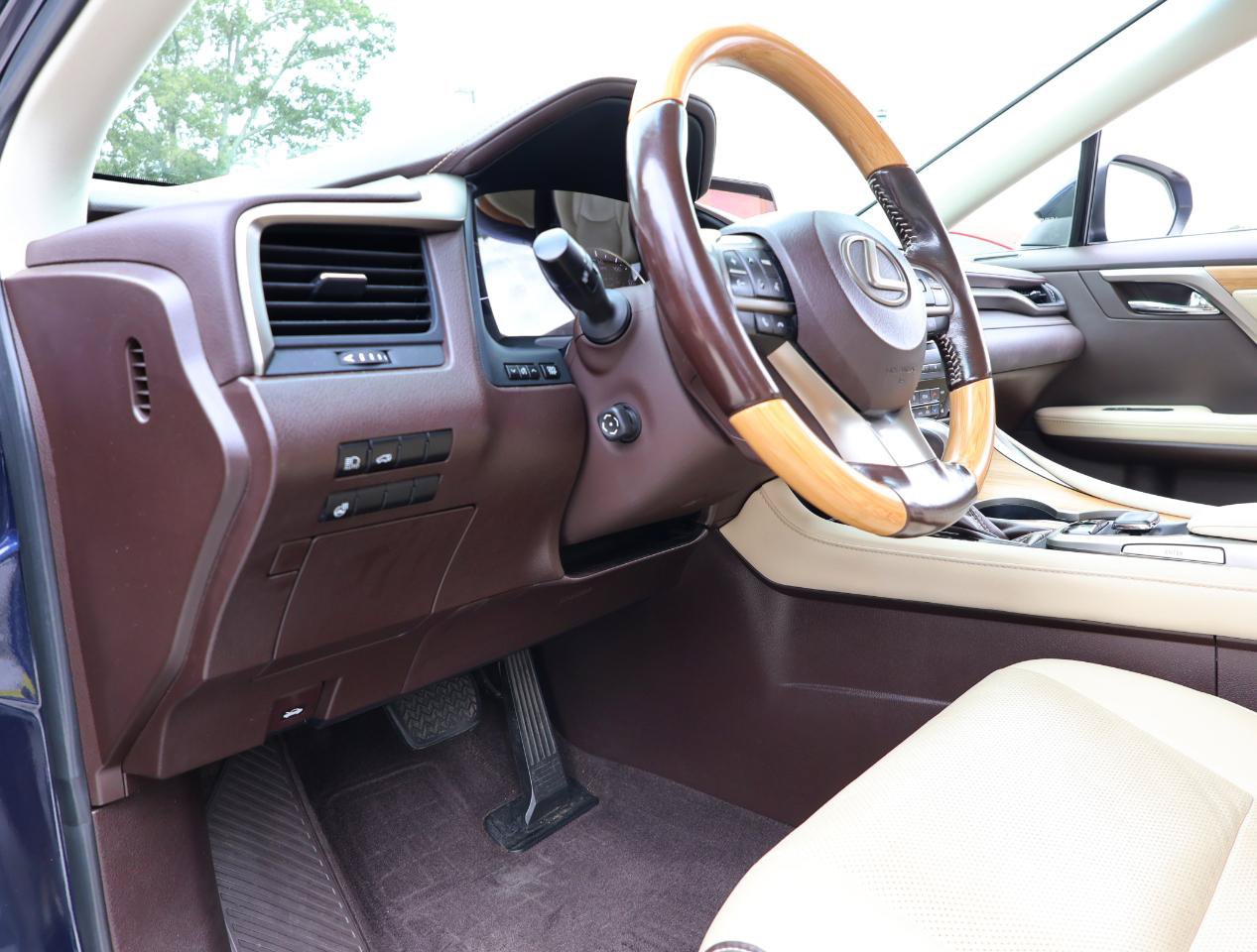 Used 2019 Lexus RX 350L FWD image 42