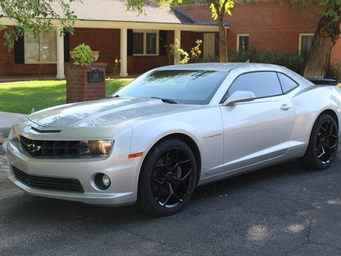 Used 2010 Chevrolet Camaro SS w/ RS Package image 27