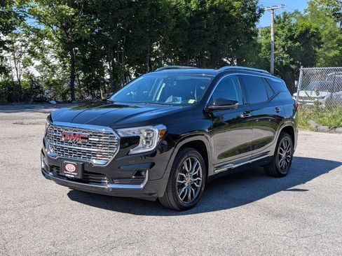 Used 2024 GMC Terrain Denali w/ Black Diamond Edition AWD/4WD image 10