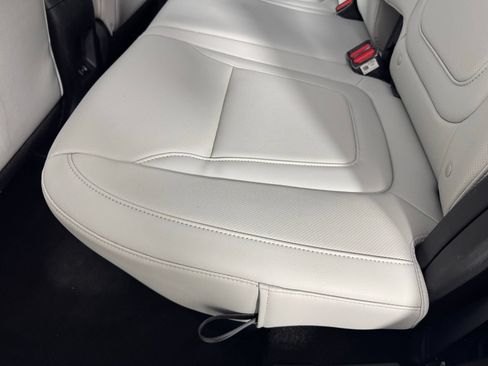 Used 2025 Hyundai Santa Cruz SEL FWD image 29