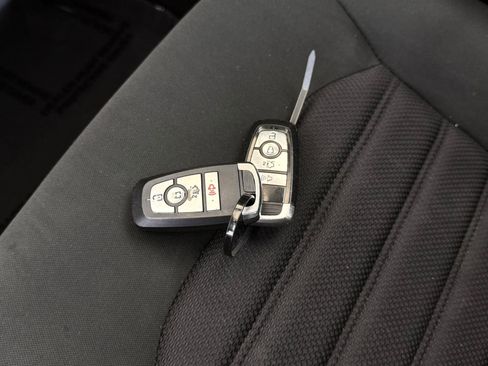 Used 2019 Ford Fusion SE FWD image 33