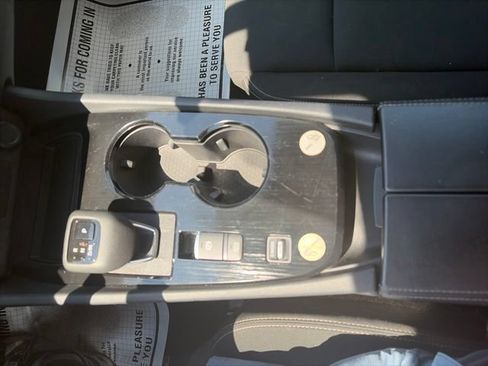 Used 2024 Nissan Rogue S FWD image 24