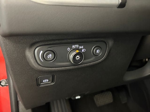 Used 2023 GMC Terrain SLT w/ Elevation Edition FWD image 18