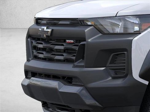 New 2026 Chevrolet Colorado Trail Boss w/ Midnight Edition AWD/4WD image 13
