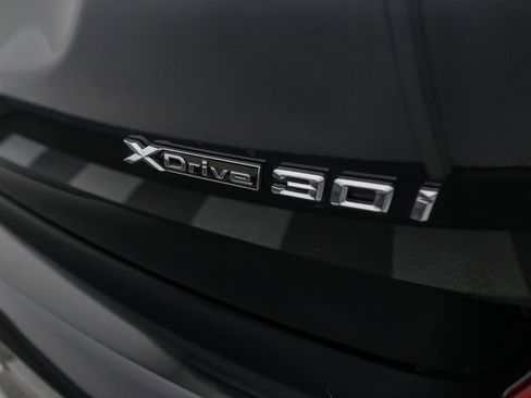 Used 2021 BMW X3 xDrive30i w/ M Sport Package image 11