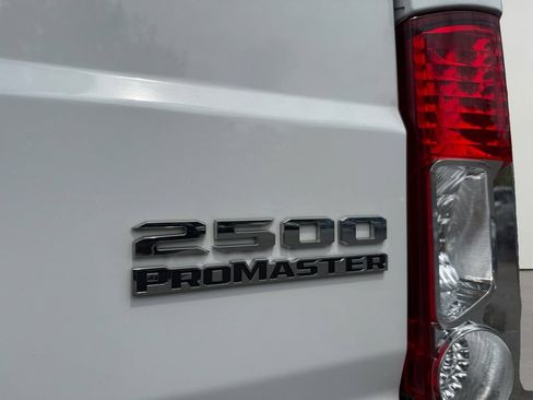Used 2025 RAM ProMaster 2500 w/ Convenience Group FWD image 30