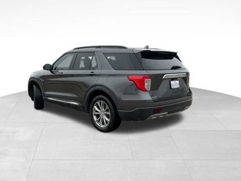 Used 2020 Ford Explorer XLT w/ Equipment Group 202A image 4