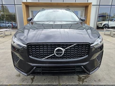 Certified 2025 Volvo XC60 B5 Plus AWD/4WD image 2