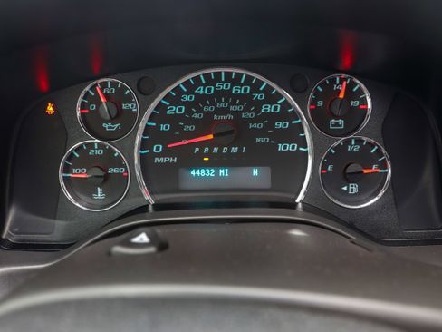 Used 2025 Chevrolet Express 3500 LT w/ LT Preferred Equipment Group RWD image 19