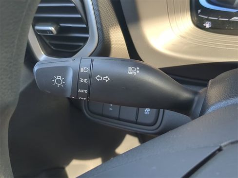 New 2026 Hyundai Venue SE image 24