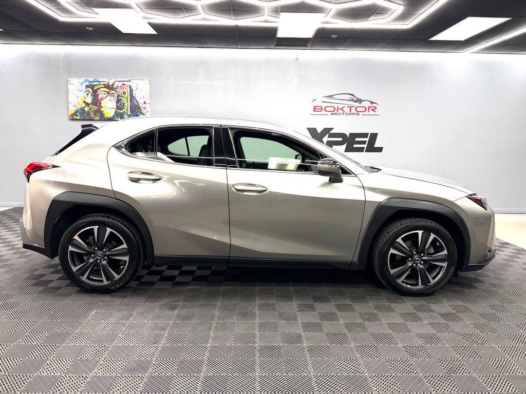 Used 2021 Lexus UX 200 w/ Accessory Package (Z1) FWD image 16