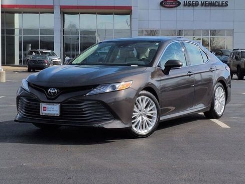 Certified 2019 Toyota Camry XLE w/ Driver Assist Package image 2