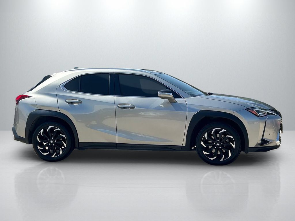 Used 2021 Lexus UX 200 w/ Premium Package FWD image 4