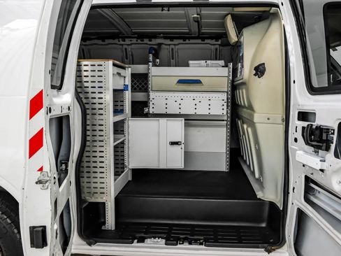 Used 2014 Chevrolet Express 2500 RWD image 30
