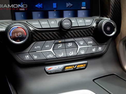Used 2015 Chevrolet Corvette Z06 w/ 3LZ Preferred Equipment Group RWD image 76