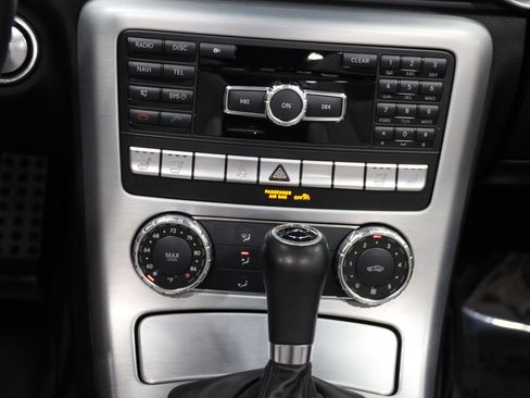Used 2013 Mercedes-Benz SLK 250 image 53