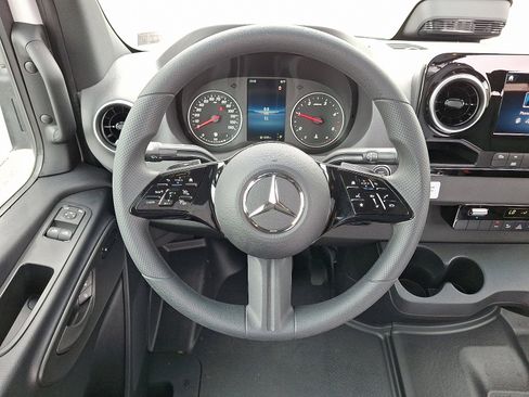 Used 2025 Mercedes-Benz Sprinter 3500 image 20