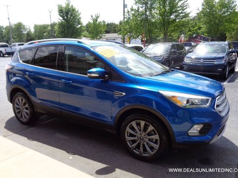 Used 2017 Ford Escape Titanium w/ Equipment Group 301A AWD/4WD image 2