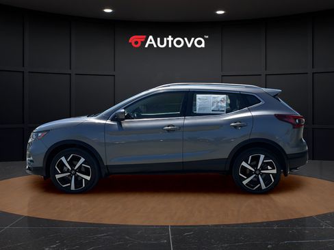 Used 2022 Nissan Rogue Sport SL AWD/4WD image 2
